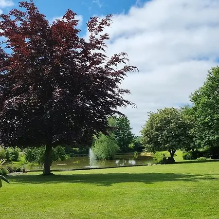 Δωμάτια σε οικογενειακή κατοικία Vaerelse, Tv-stue Og Spiserum Uden Vand, Ikke Kokken, Pa Forste Sal , Eget Badevaerelse I Stueetagen