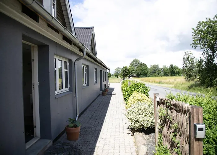 Vaerelse, Tv-stue Og Spiserum Uden Vand, Ikke Kokken, Pa Forste Sal , Eget Badevaerelse I Stueetagen Séjour chez l'habitant