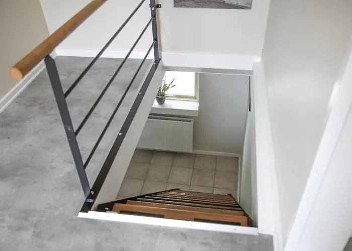 Vaerelse, Tv-stue Og Spiserum Uden Vand, Ikke Kokken, Pa Forste Sal , Eget Badevaerelse I Stueetagen Homestay